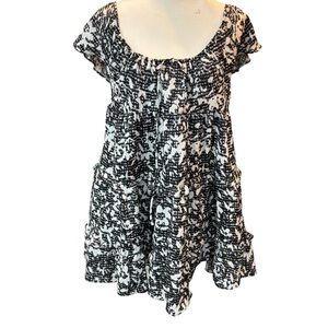 Urban Outfitters Women's Babydoll
Mini Black & White Dress‎ Size XS